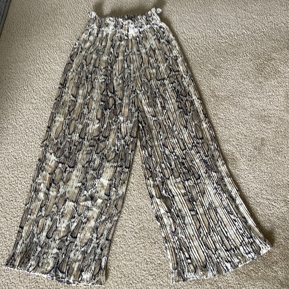 pants - Picture 2 of 2